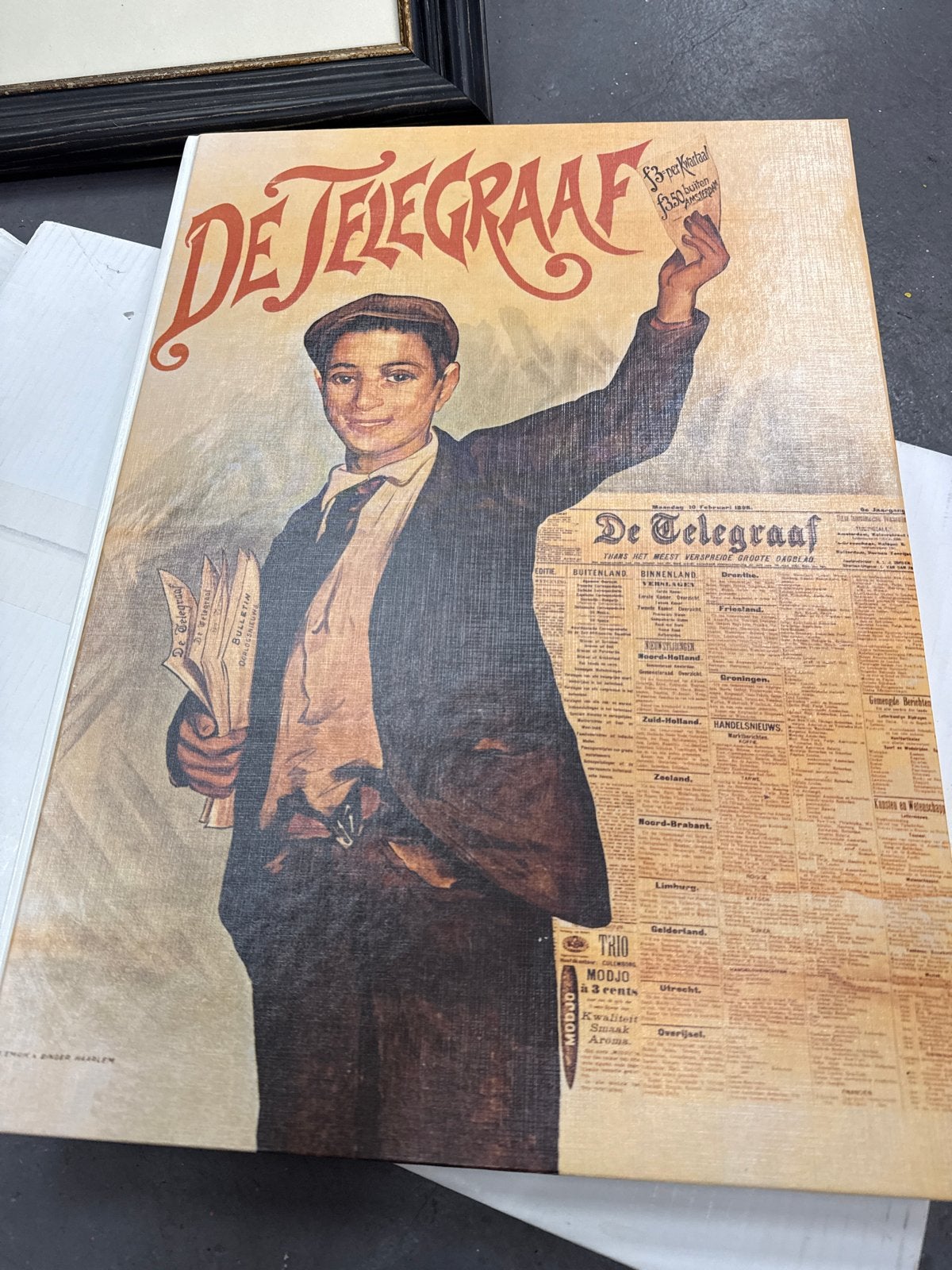 Honderd Jaar De Telegraaf 1893-1993 Jubileumboek, Boeken, Ophalen of Verzenden, Zo goed als nieuw, Krant