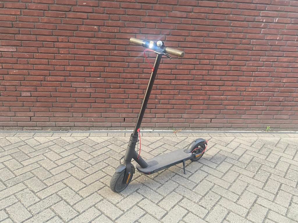 Xiaomi M365 - Elektrische step + extra motor, Fietsen en Brommers, Ophalen of Verzenden, Zo goed als nieuw, Elektrische step (E-scooter)