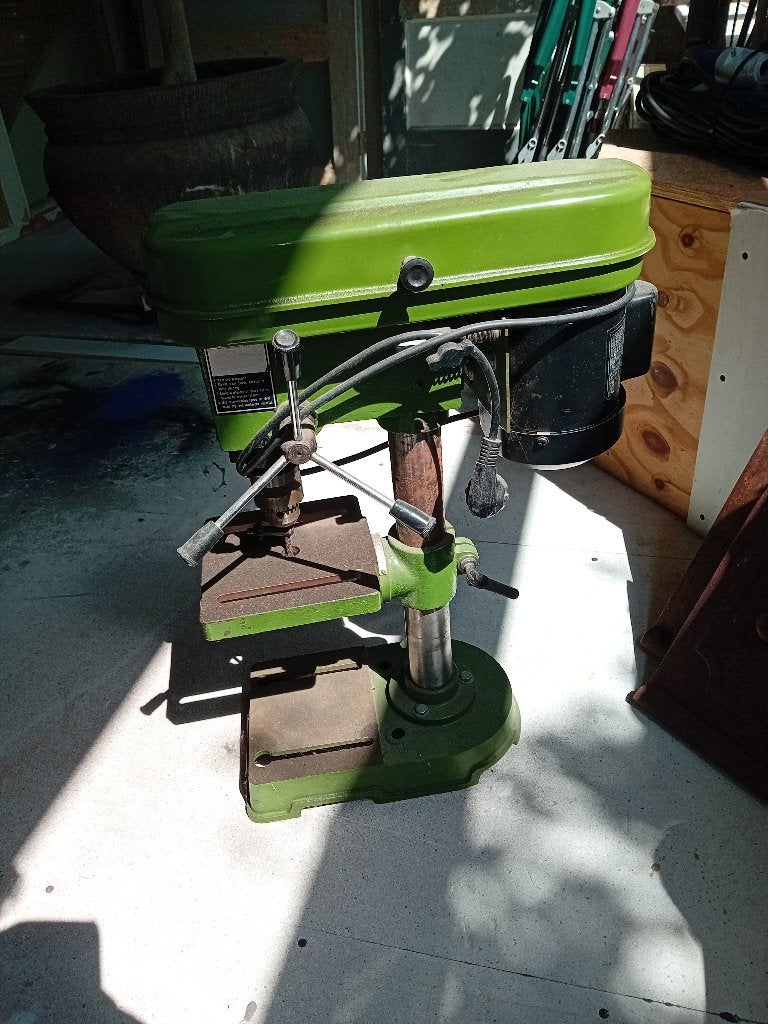 nette kolomboormachine 220v, Ophalen, Zo goed als nieuw