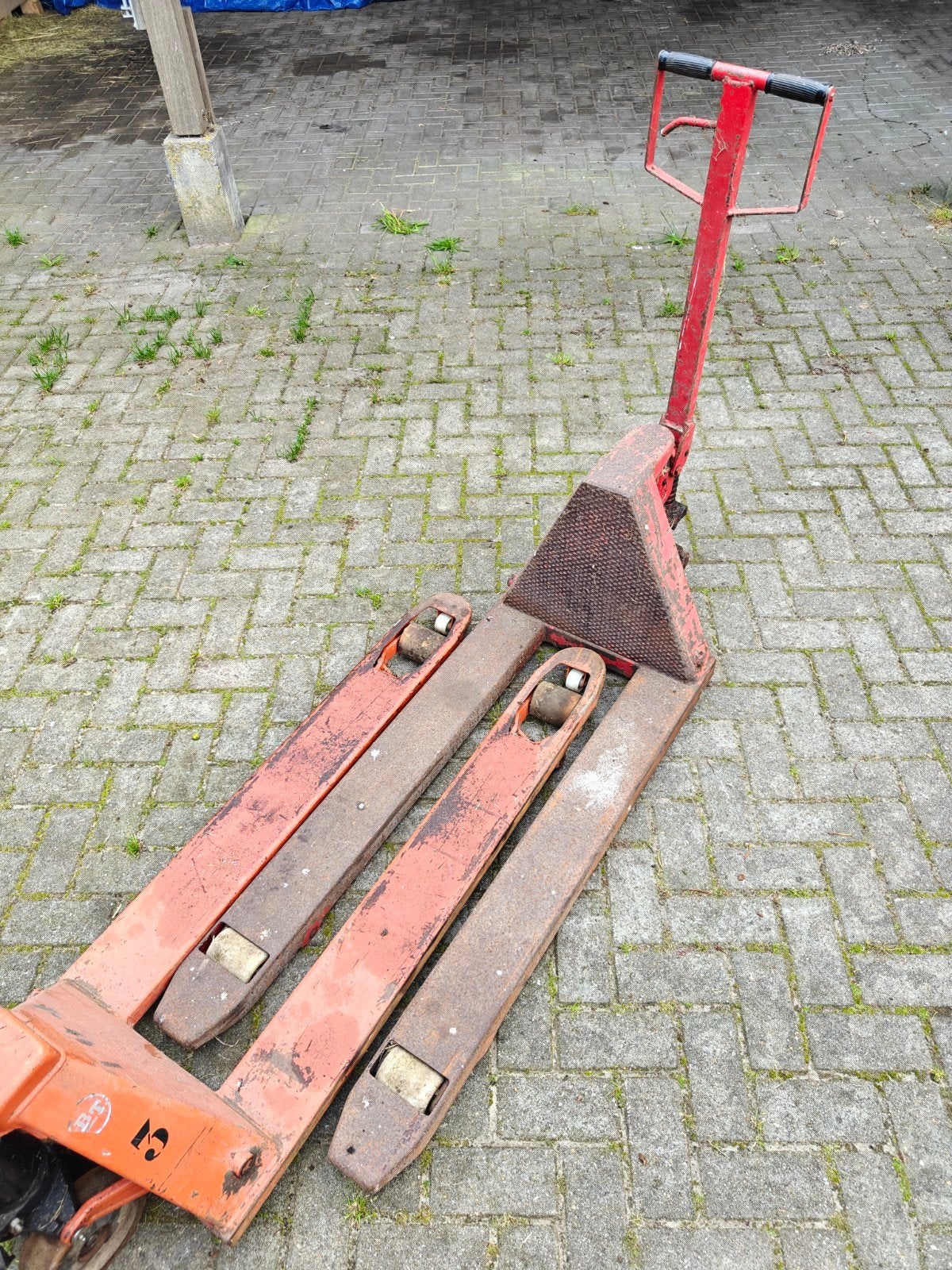 2x oude pompwagen BT lifter, Ophalen, Hydraulisch, Garagekrik