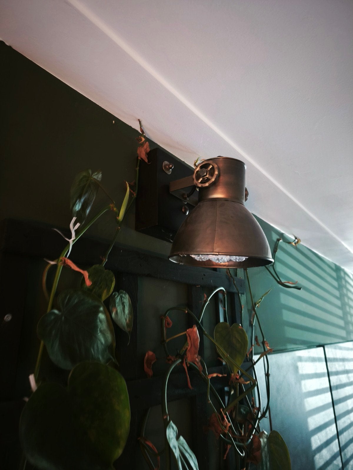 Industriële wandlamp - Qazqa Spot Lamp, Qazqa, Ophalen of Verzenden, Zo goed als nieuw, Goud