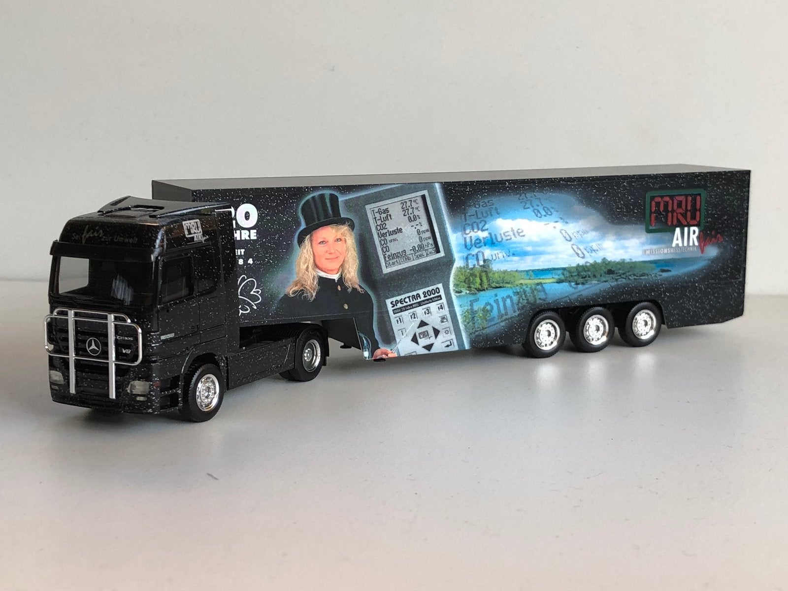 Herpa Mercedes Actros MP01, Ophalen of Verzenden, Zo goed als nieuw, Bus of Vrachtwagen, Herpa