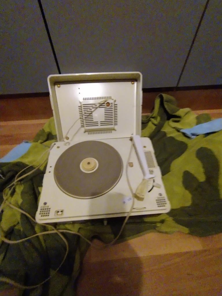 Platenspeler uit 1977, Audio, Tv en Foto, Platenspelers, Ophalen of Verzenden