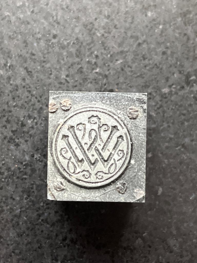 Vintage Lood Letterpers Drukblok Monogram 'WW', Ophalen of Verzenden, Gebruikt