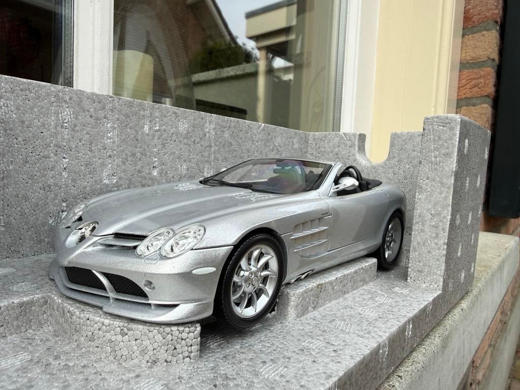 1:18 Mercedes SLR McLaren Roadster zilver Minichamps, Hobby en Vrije tijd, Modelauto's | 1:18, Minichamps, Auto, Ophalen of Verzenden