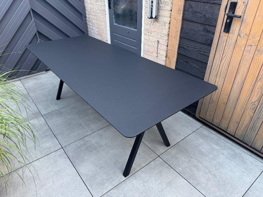 Studio HENK eettafel 220x90 cm HPL zwart X-type nieuwstaat, Huis en Inrichting, Tafels | Eettafels, Nieuw, 50 tot 100 cm, 200 cm of meer