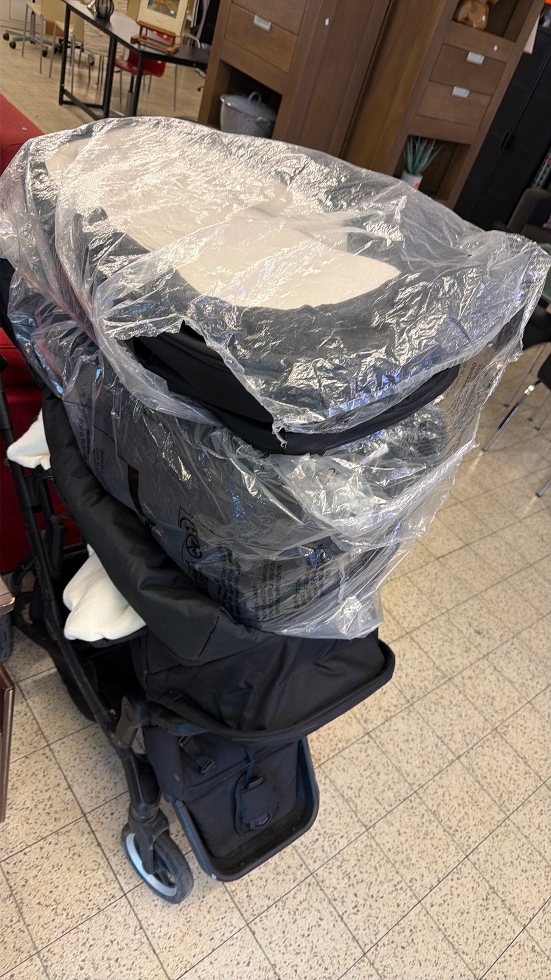Grote, zwarte kinderwagen in goeie staat, Ophalen, ., Zo goed als nieuw, .