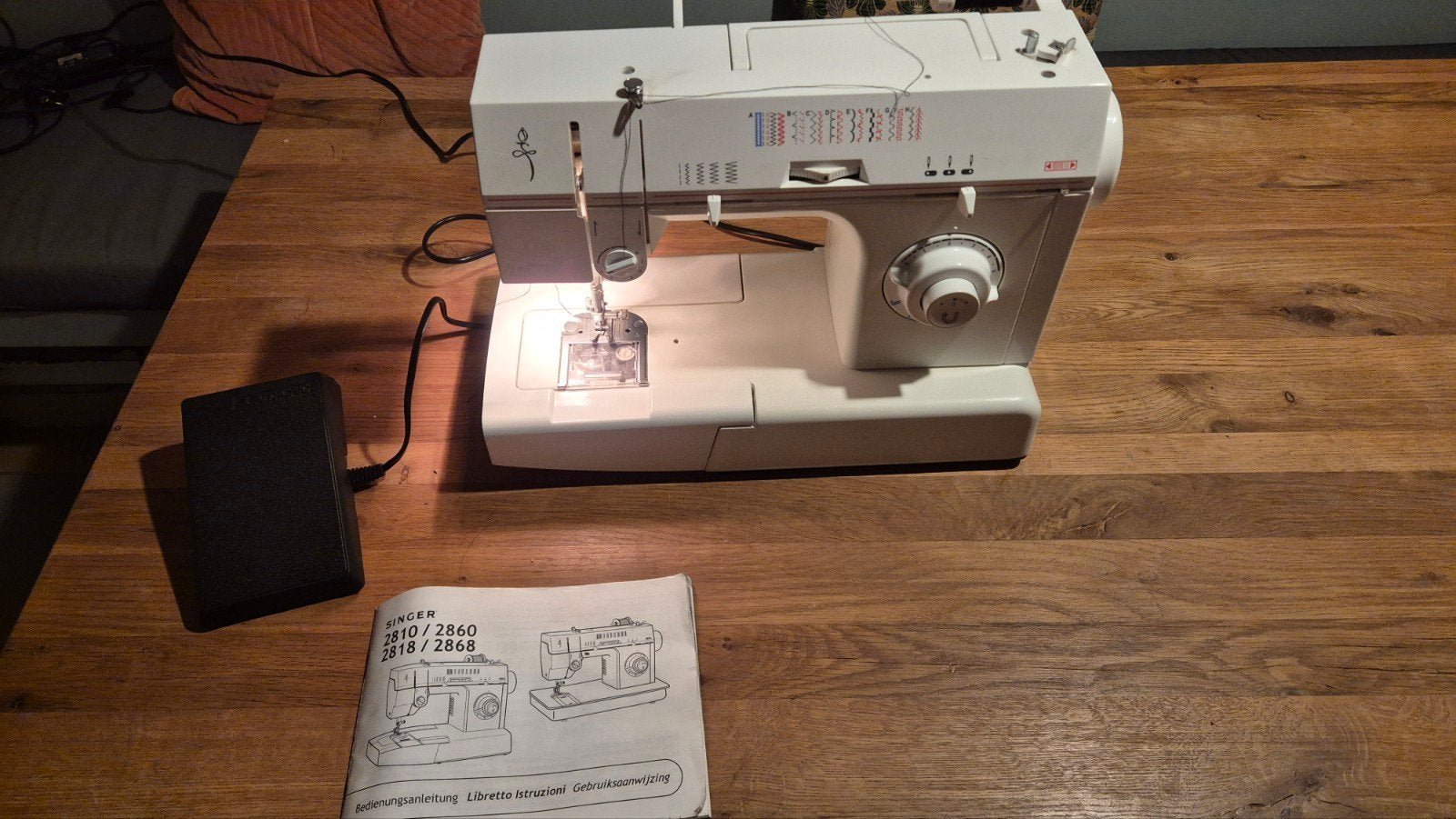 Singer naaimachine 2818C - Zo goed als nieuw, Ophalen of Verzenden, Nieuw, Naaimachine, Singer