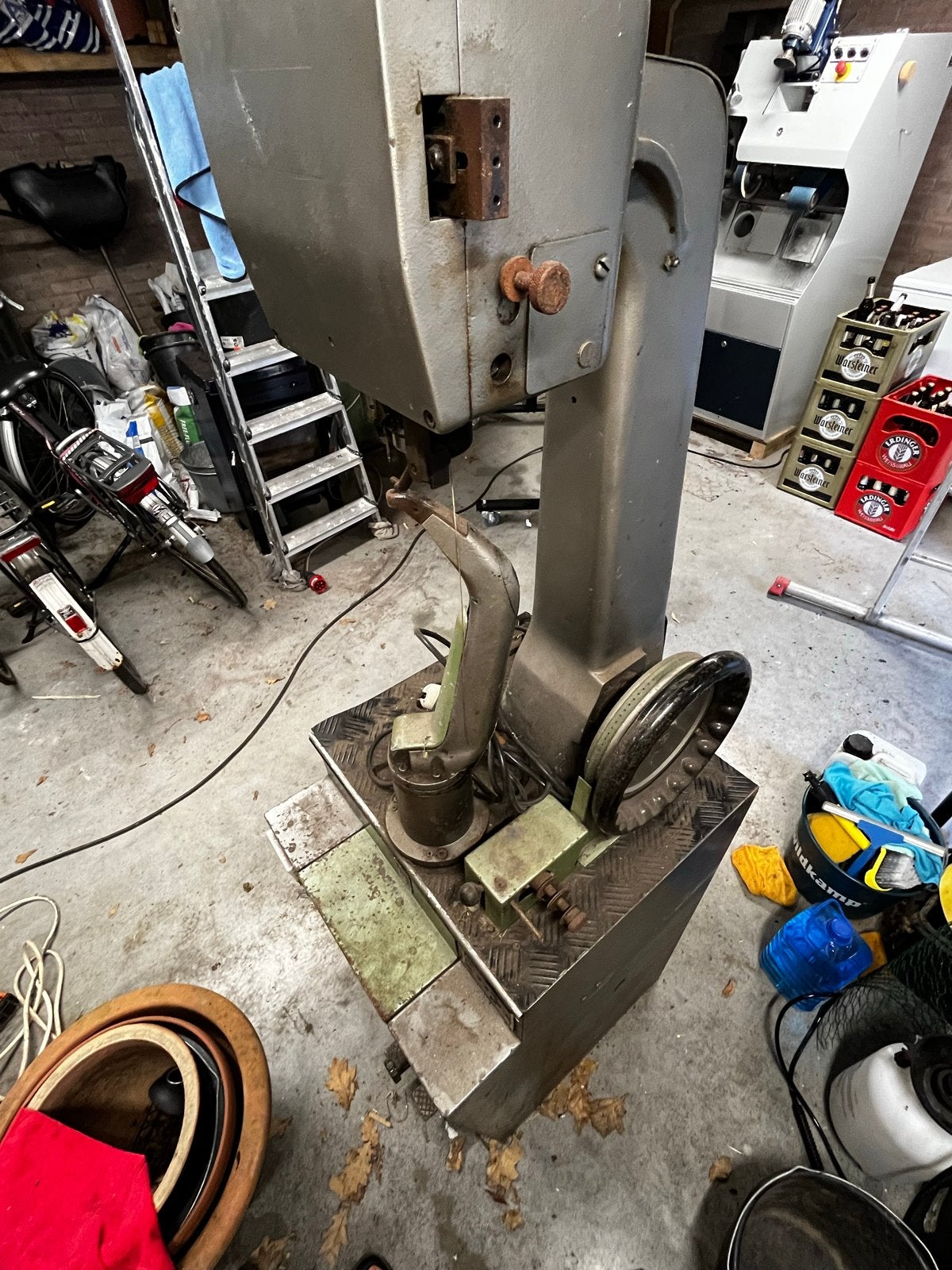 Industriële doorstiknaaimachine voor leer en schoenen, Gebruikt, Naaimachine, Industrieel, Ophalen