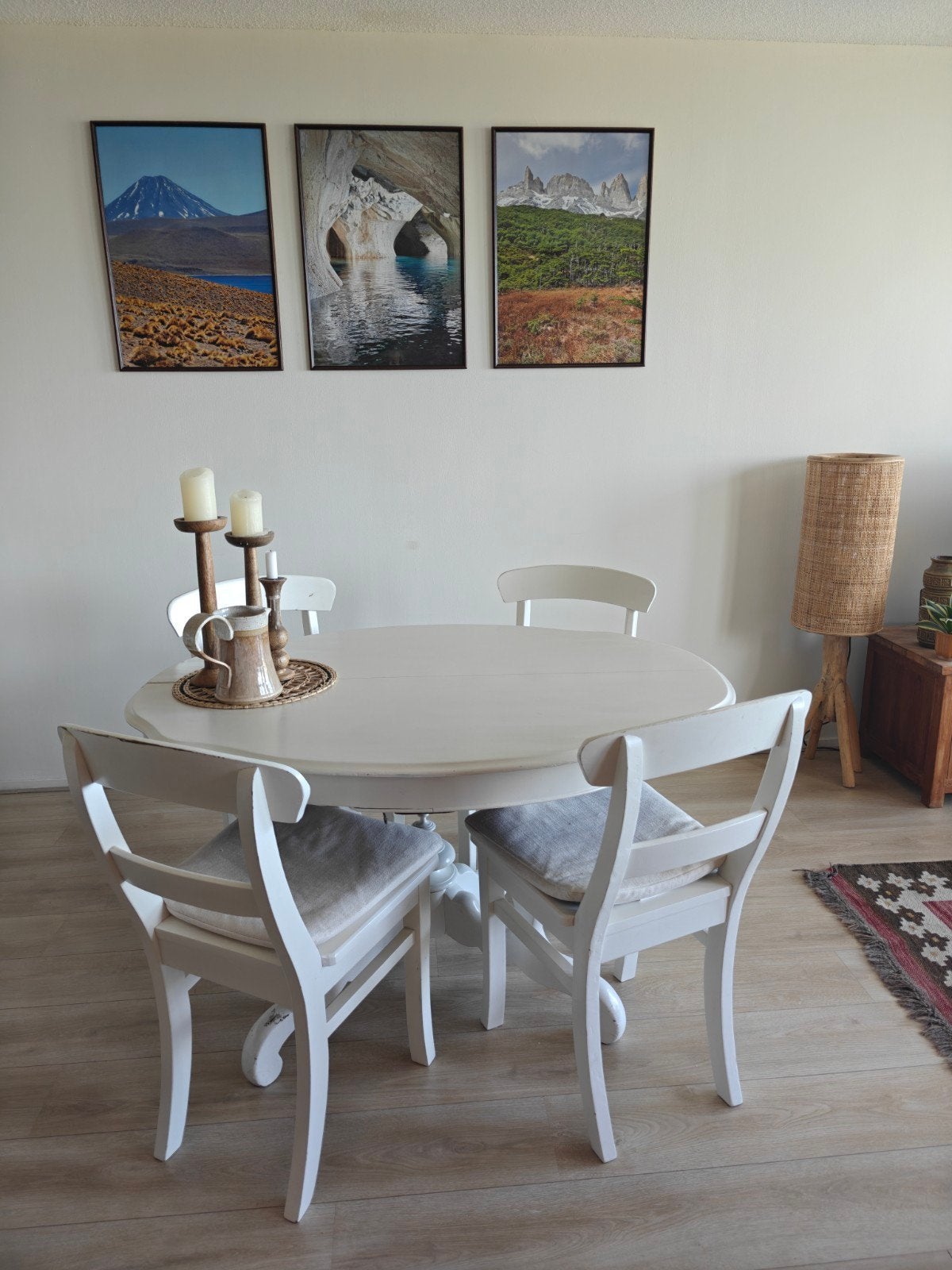 Klassieke witte eettafel met vier stoelen, Ophalen, Gebruikt, Ovaal, 100 tot 150 cm
