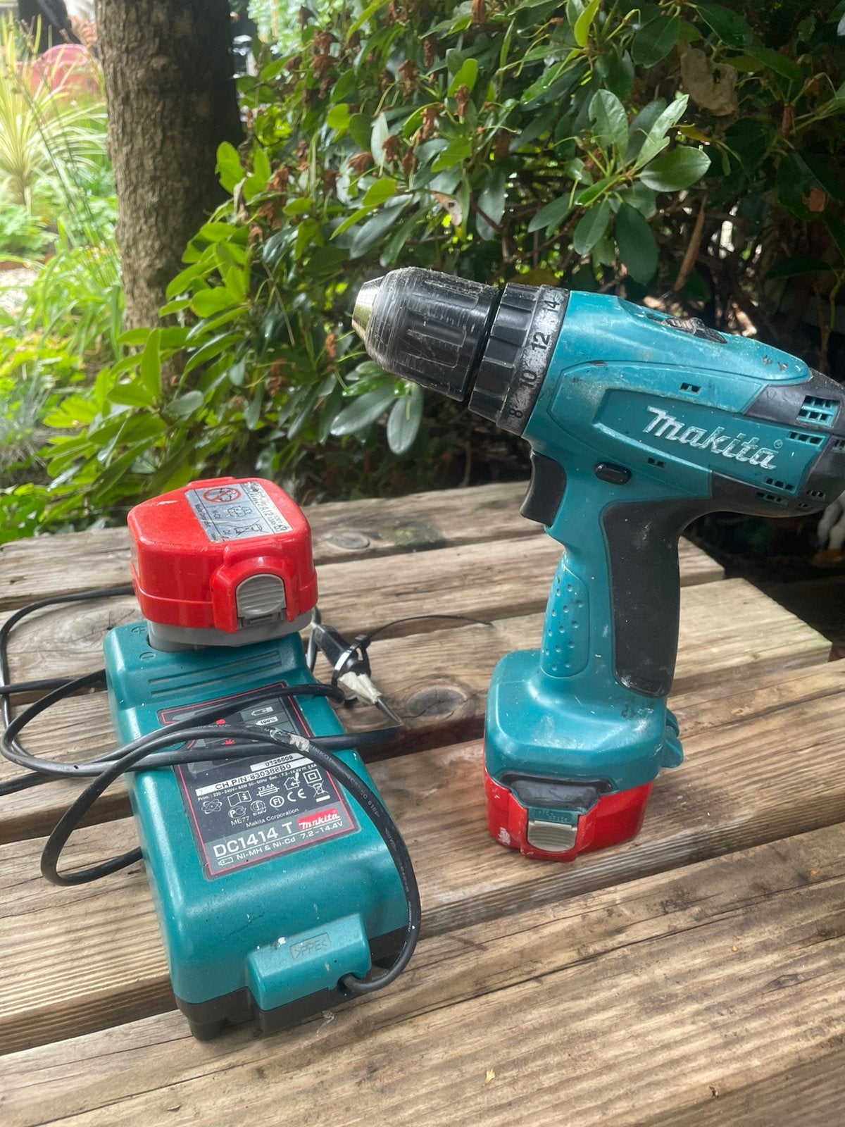 Makita 6271D accuboormachine + 2 accu's + lader, Doe-het-zelf en Verbouw, Gereedschap | Boormachines, Ophalen, Boor- en Schroefmachine