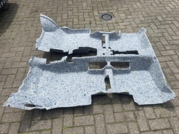 Vloerbedekking van een Volkswagen UP, Auto-onderdelen, Gebruikt, -, -, -