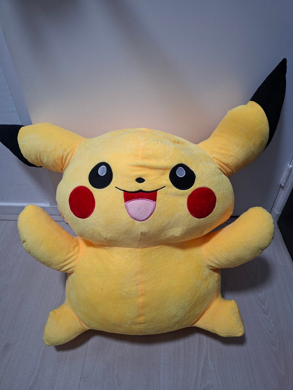Grote pikachu knuffel, Kinderen en Baby's, Speelgoed | Knuffels en Pluche, Ophalen, Overige merken, Geel, Overige typen