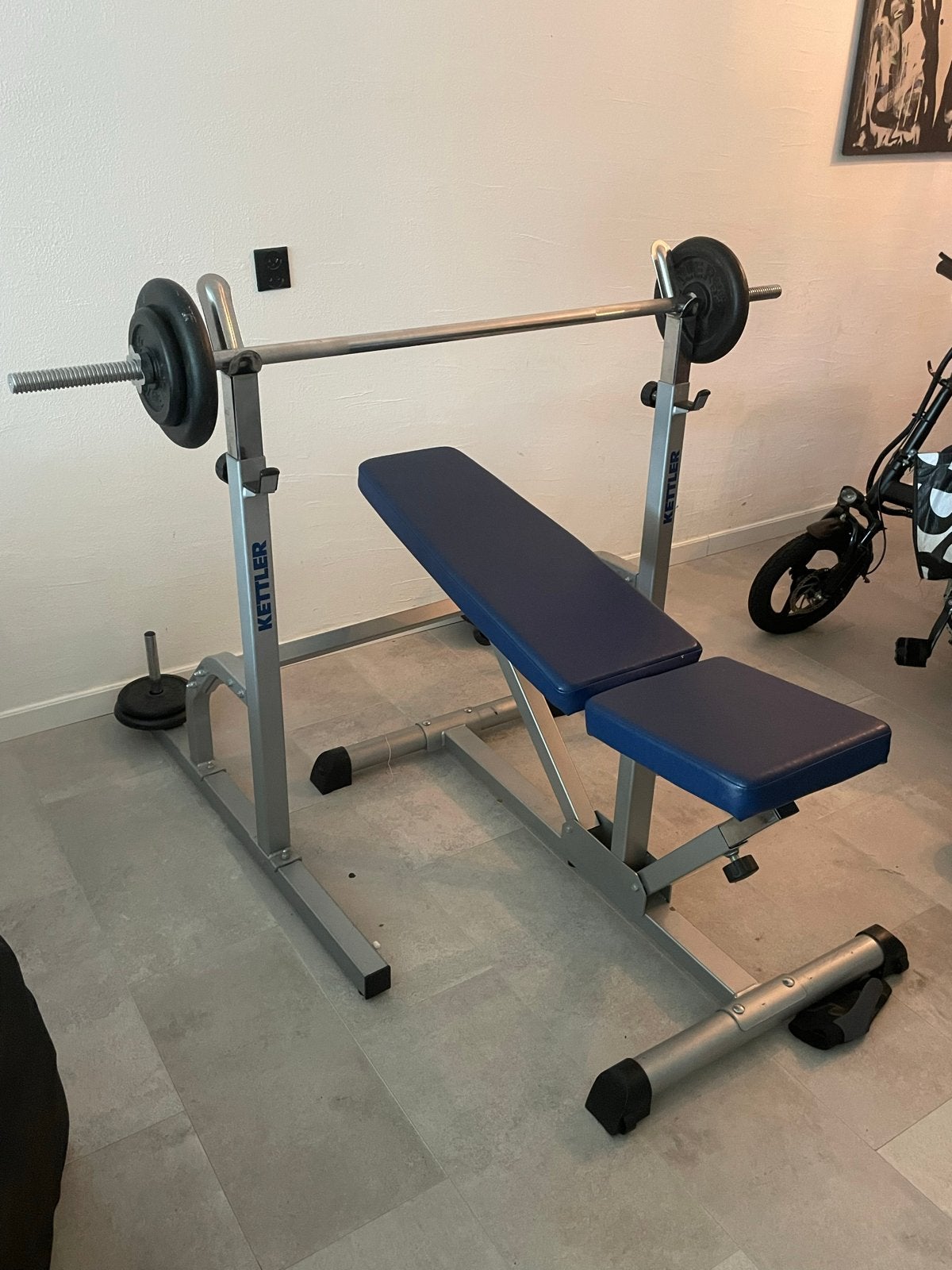 Kettler fitnessbank met +-45 kg gewichten, Sport en Fitness, Fitnessmaterialen, Ophalen, Gebruikt, Armen, Fitnessbank