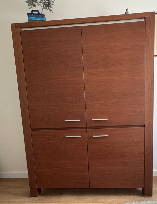Garderobekast/Kledingkast met 4 deuren - walnoot, Huis en Inrichting, Ophalen, Gebruikt
