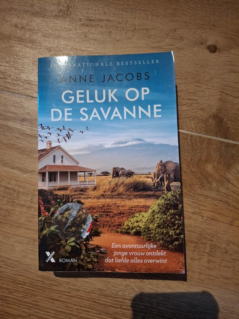 Anne Jacobs - Geluk op de savanne, Ophalen of Verzenden, Zo goed als nieuw, Anne Jacobs