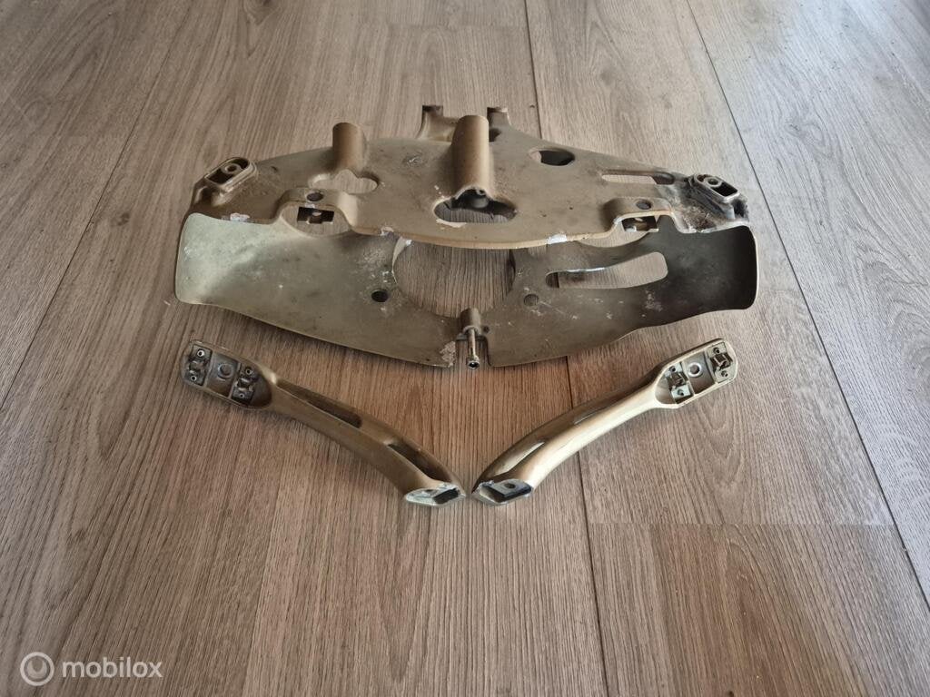 Koplamphouder kuipframe koplampframe steun 748 916 996 998, Gebruikt, Factorystore.service@ducati.com, Ophalen of Verzenden, Via Antonio Cavalieri Ducati, 74/5, 74/6, 40132 Bologna BO