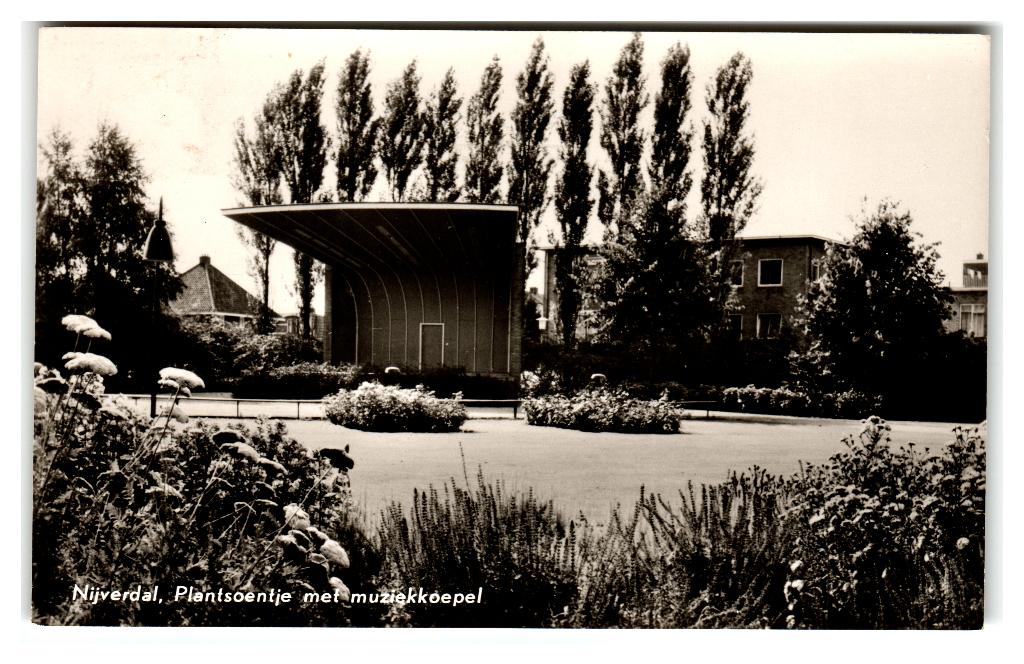 Nijverdal, Plantsoentje met muziekkoepel, Verzenden, 1960 tot 1980, Gelopen, Overijssel