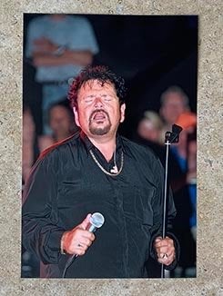 Org kleurenfoto 20x30cm van het laatste optreden Andre Hazes, Verzenden, Nieuw, Foto of Kaart