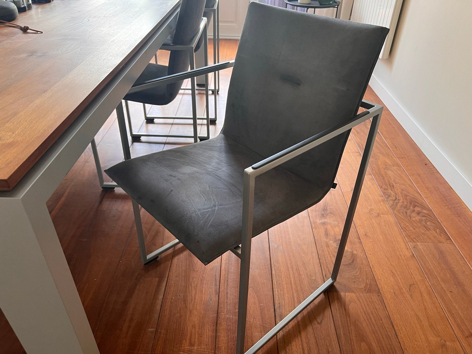 Arco Eetkamerset: Walnoot Tafel (230x100) en 6 Alcantara Sto, Huis en Inrichting, Ophalen, Gebruikt, 200 cm of meer, 50 tot 100 cm