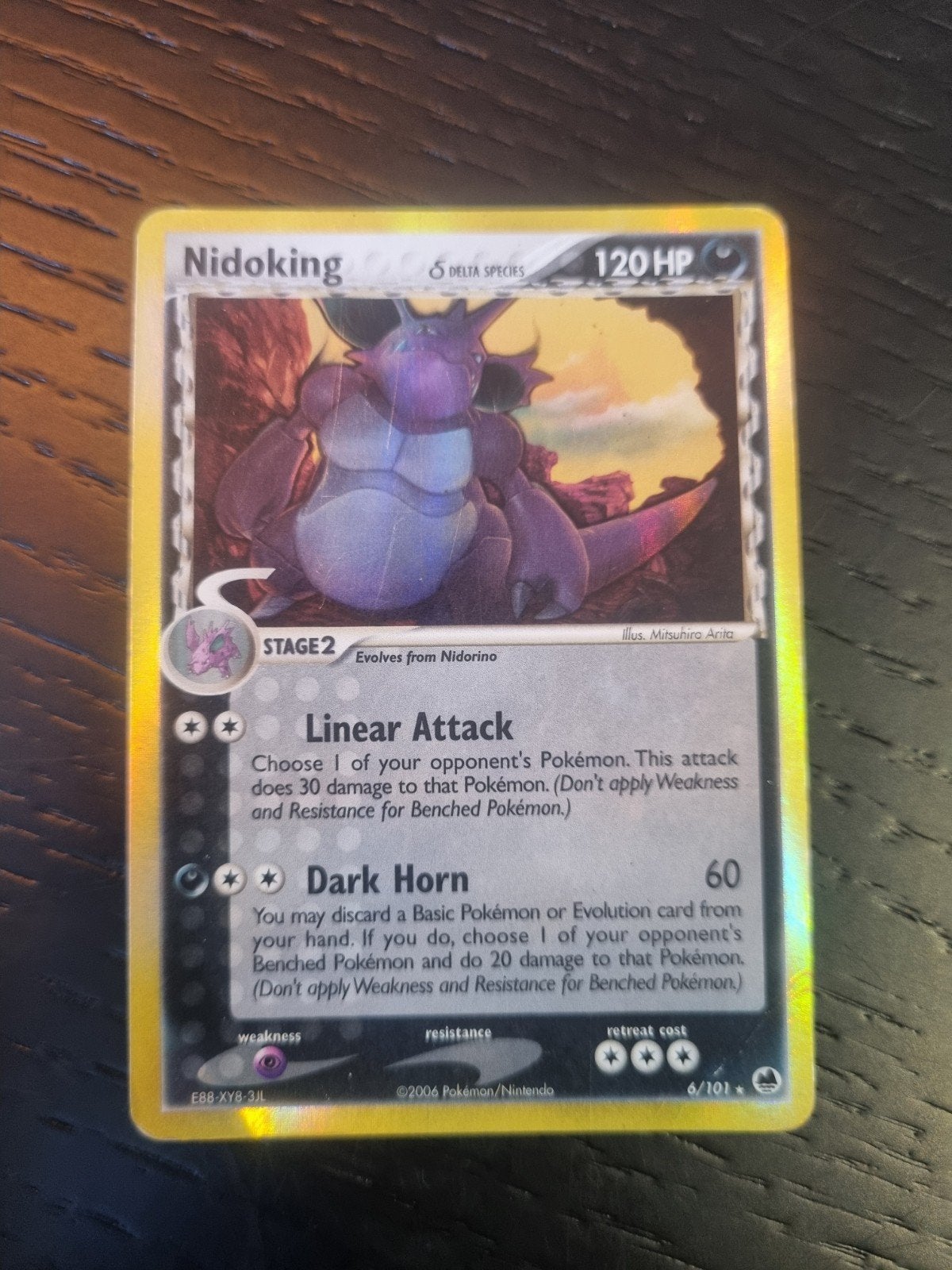nidoking 6/101 dragon frontiers holo rare * € 12, Ophalen of Verzenden, Gebruikt, Losse kaart, Foil