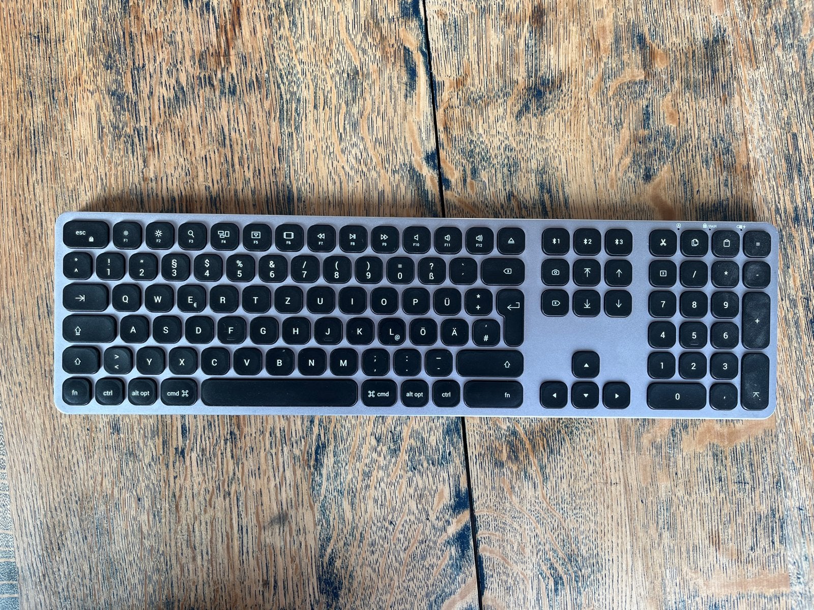 Satechi Bluetooth Draadloos Toetsenbord - QWERTZ, Ophalen, Zo goed als nieuw, Draadloos, Numeriek gedeelte