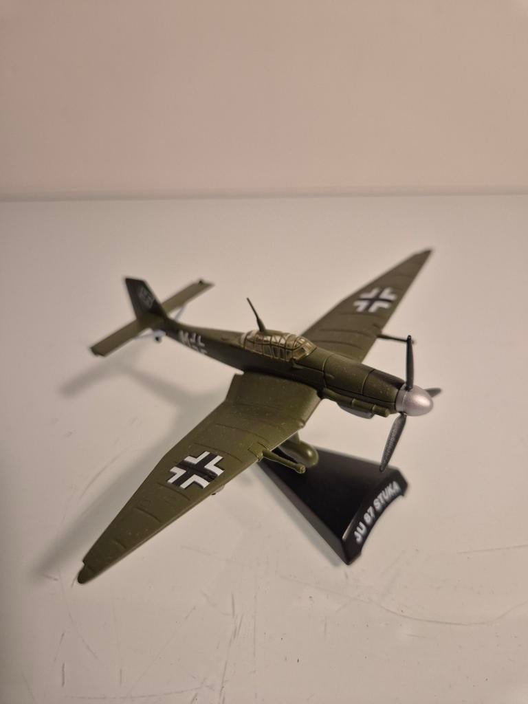 Set twee vintage miniatuur militaire vliegtuigen 1:110, Ophalen of Verzenden, Zo goed als nieuw, Schaalmodel