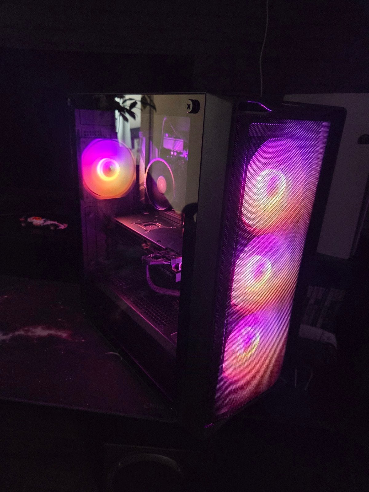 Custom Gaming PC - AMD Ryzen 5 7600  I  Radeon 7700 XT 12GB, Computers en Software, Desktop Pc's, Ophalen of Verzenden, Zo goed als nieuw