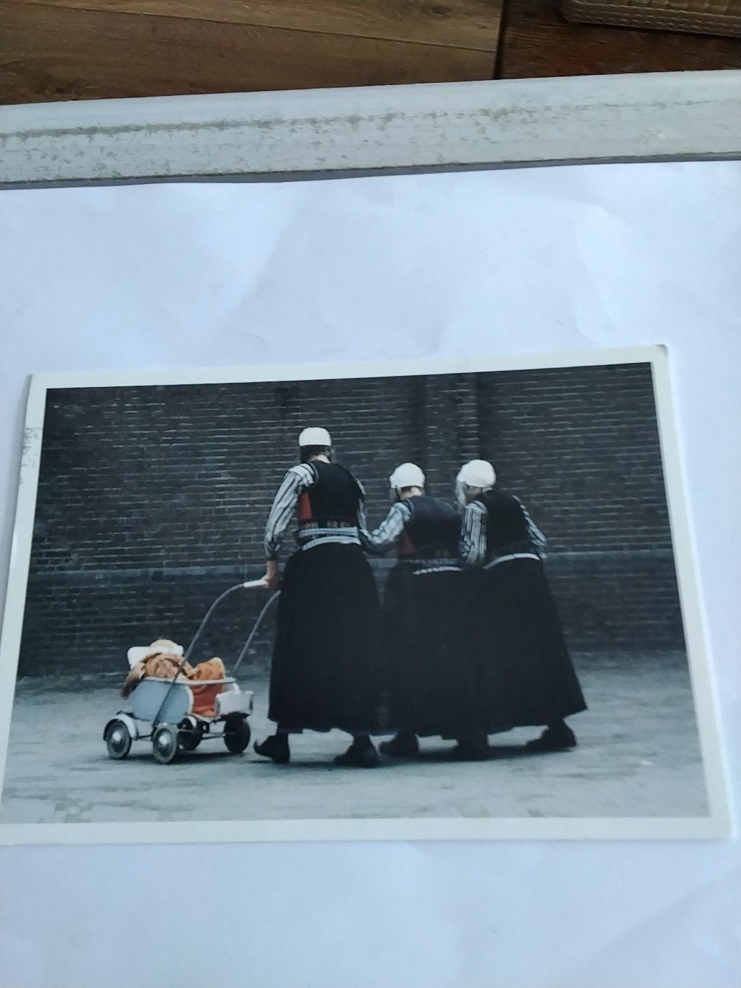 Ansichtkaart Marken Holland - Vrouwen in klederdracht, Ophalen of Verzenden
