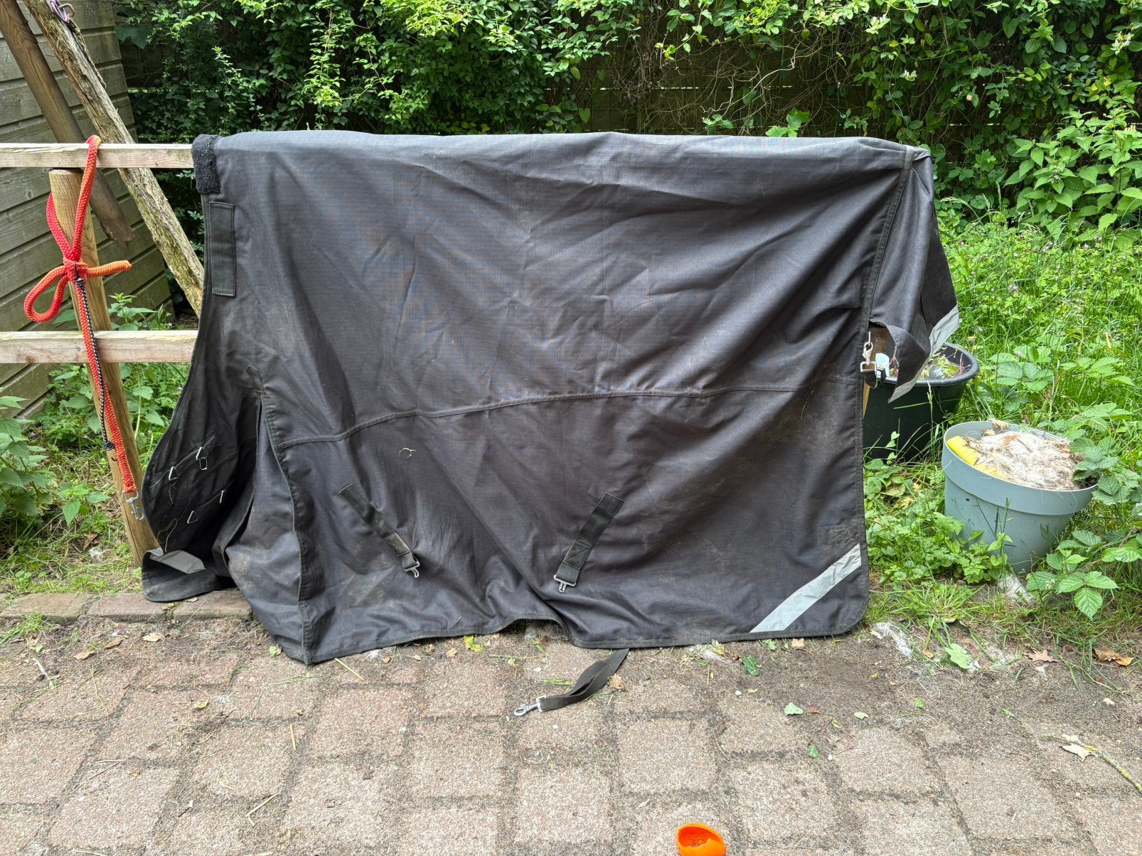 Regendeken 195 0 grams, Dieren en Toebehoren, Paarden en Pony's | Dekens en Dekjes, Ophalen of Verzenden, Zo goed als nieuw