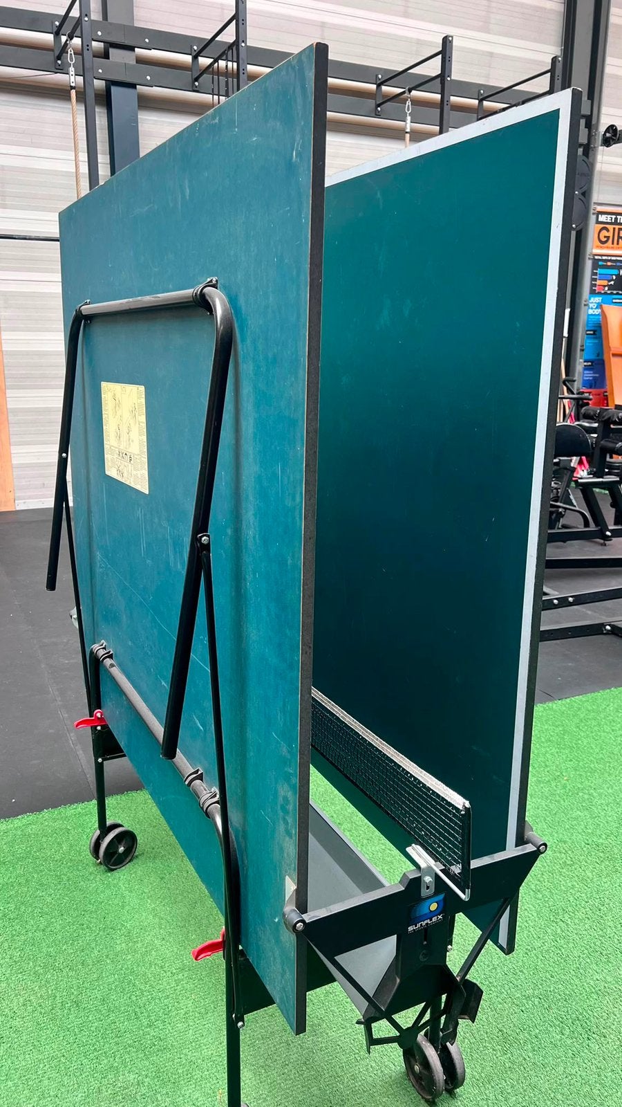 Verrijdbare Tafeltennistafel inclusief batjes, Sport en Fitness, Tafeltennis, Ophalen, Zo goed als nieuw, Tafel Indoor