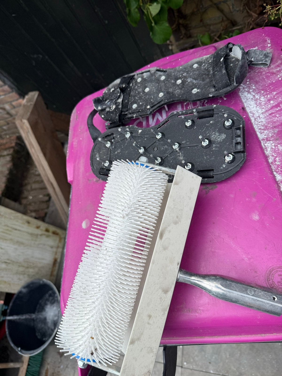 Prikroller en schoenen voor egaline - 1x gebruikt, Ophalen, Zo goed als nieuw, Overige typen