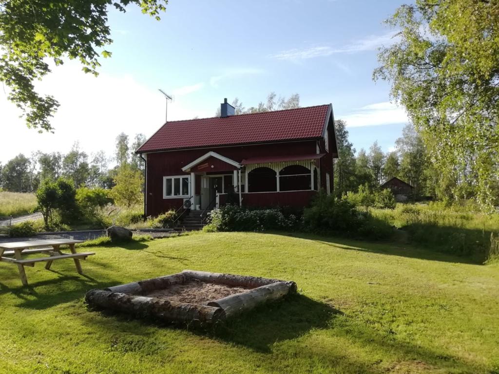 Vakantiehuis Zweden te huur 8 pers+sauna+boot+quad, 8 personen, Landelijk, Eigenaar, In bos