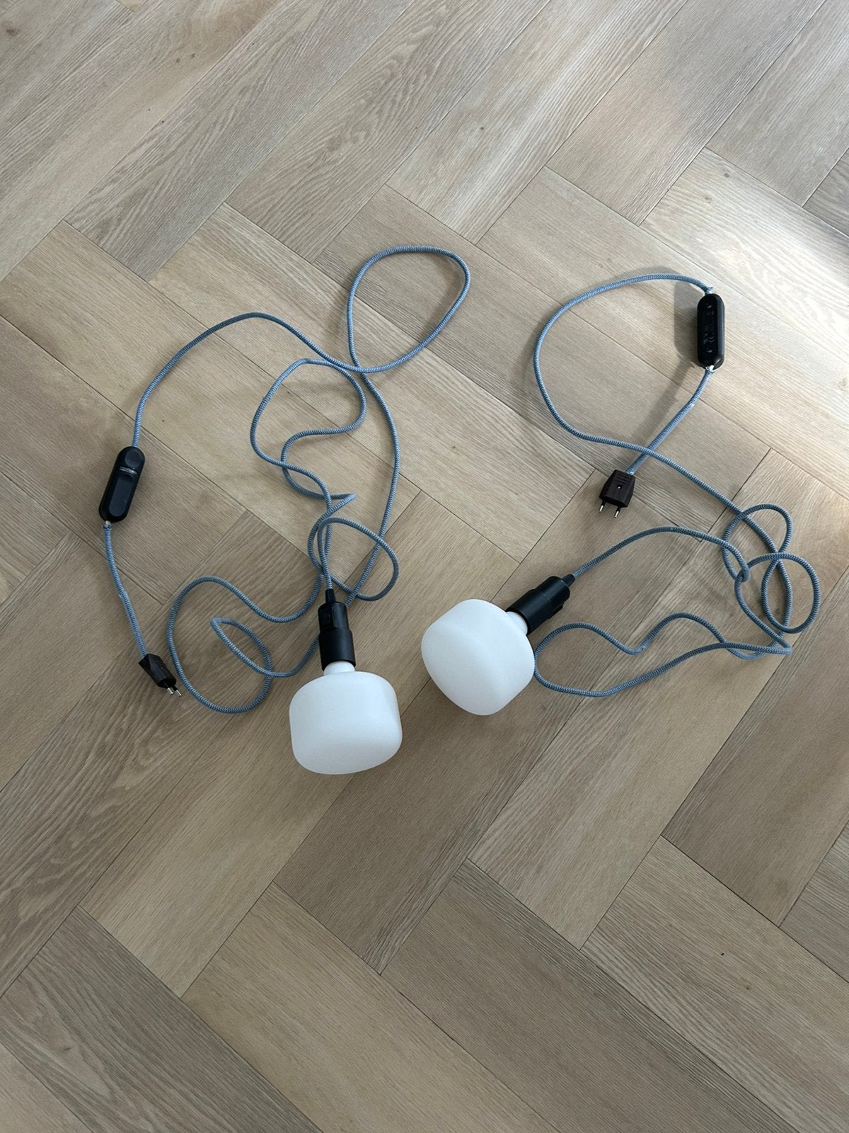 Twee hanglampen, Ophalen, Zo goed als nieuw