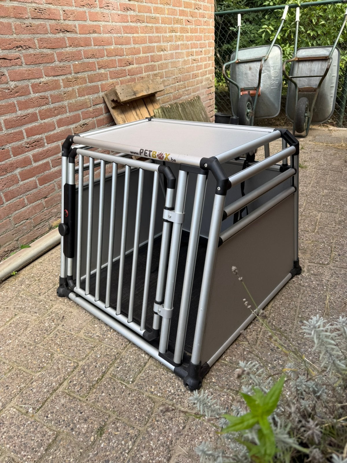 Zeer stevige aluminium autobench Petbox 80x80x68, Ophalen, Zo goed als nieuw