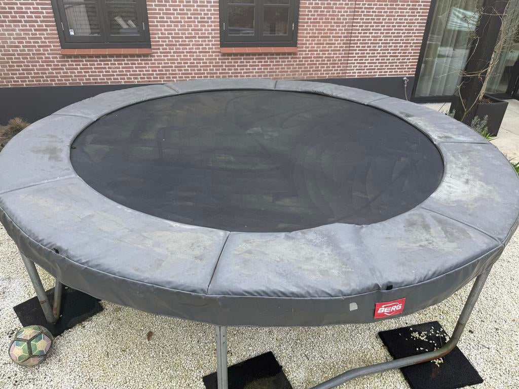 Berg Trampoline op poten - 350 cm - Inclusief tegels, Kinderen en Baby's, Speelgoed | Buiten | Trampolines, Ophalen, Gebruikt
