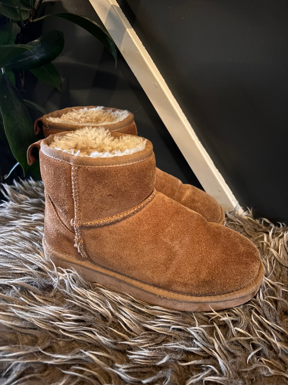 Warmbat uggs, Kleding | Dames, Ophalen of Verzenden, Zo goed als nieuw, Zwart