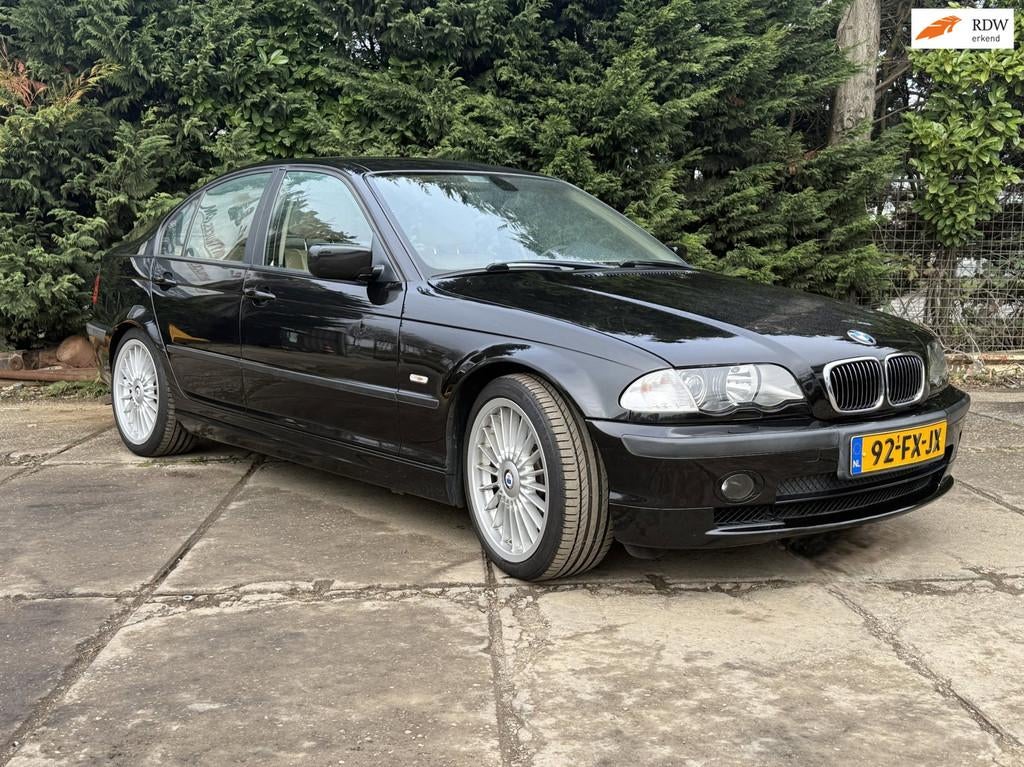BMW 3-serie 330i Executive Aut I Perfect Onderhouden I Young, Auto's, BMW, Automaat, Beige, Zwart, Bedrijf