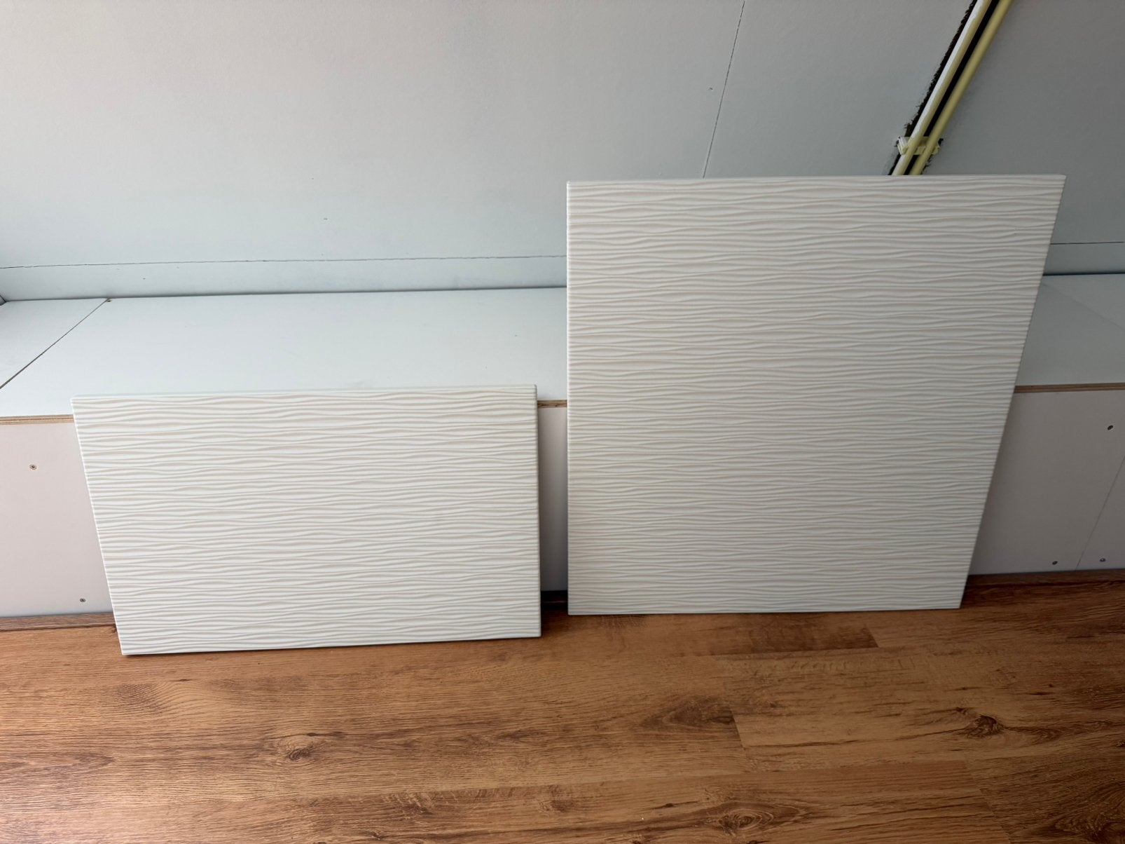 2 IKEA BESTA LAXVIKEN fronten, Ophalen, Zo goed als nieuw
