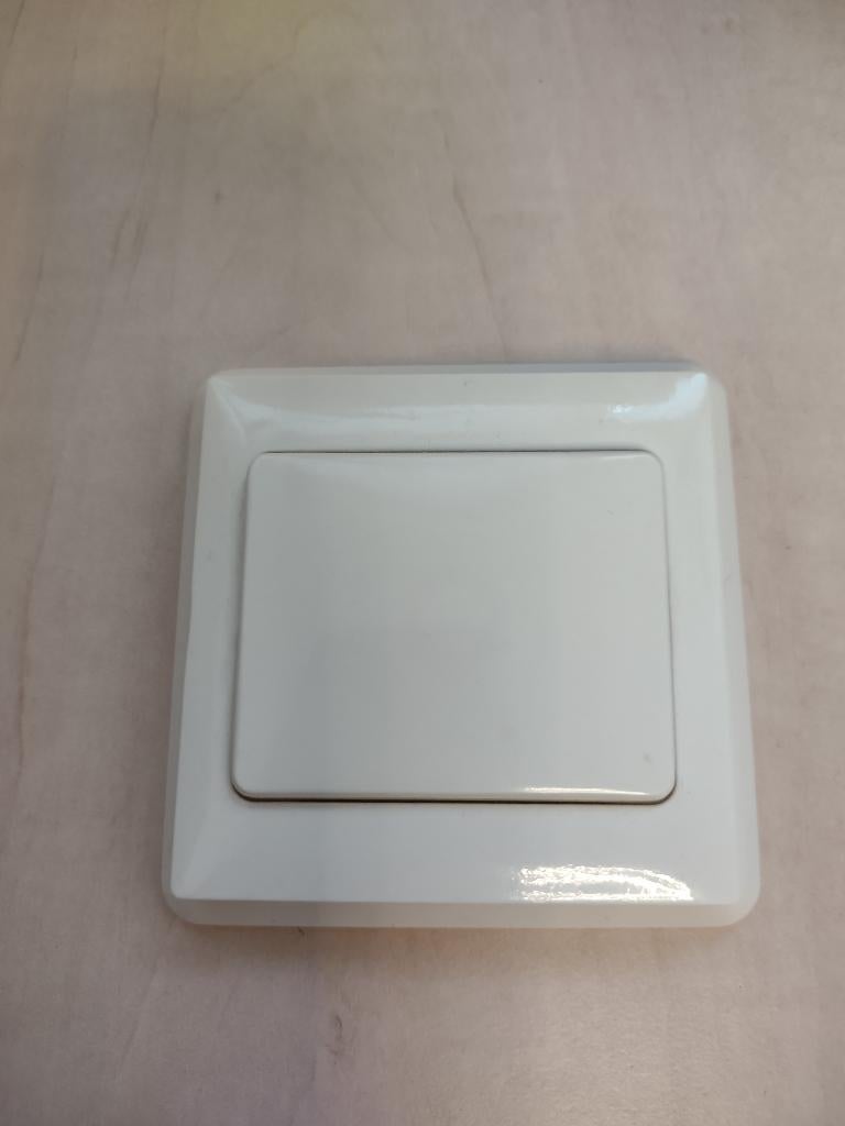 1x Gira CAI raamwerk zonder binnenwerk, crème, gebruikt, Ophalen of Verzenden, Gebruikt