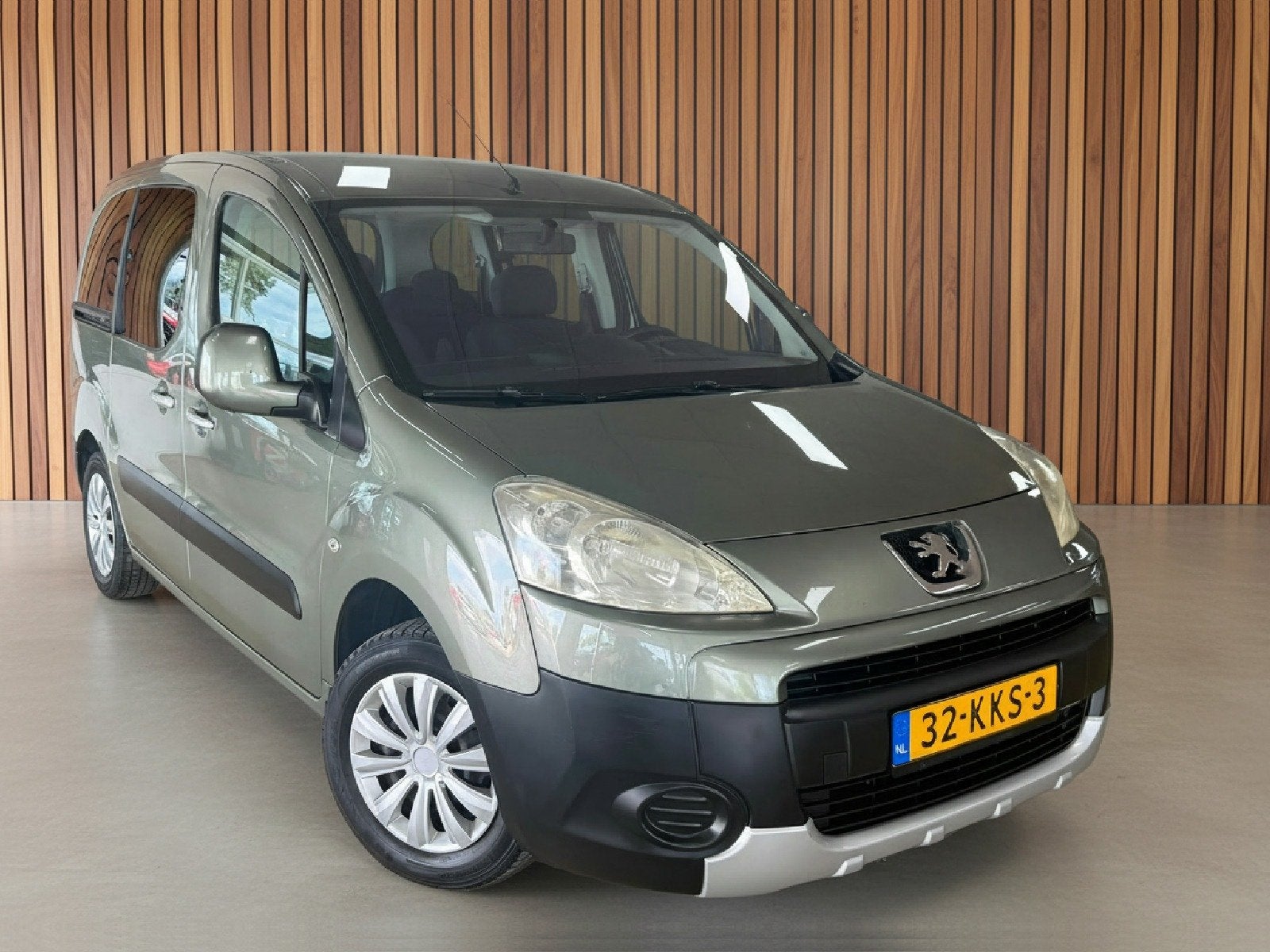 Peugeot Partner Tepee 1.6 XT | Airco | Trekhaak. (bj 2010), Auto's, Peugeot, Voorwielaandrijving, 4 cilinders, Origineel Nederlands