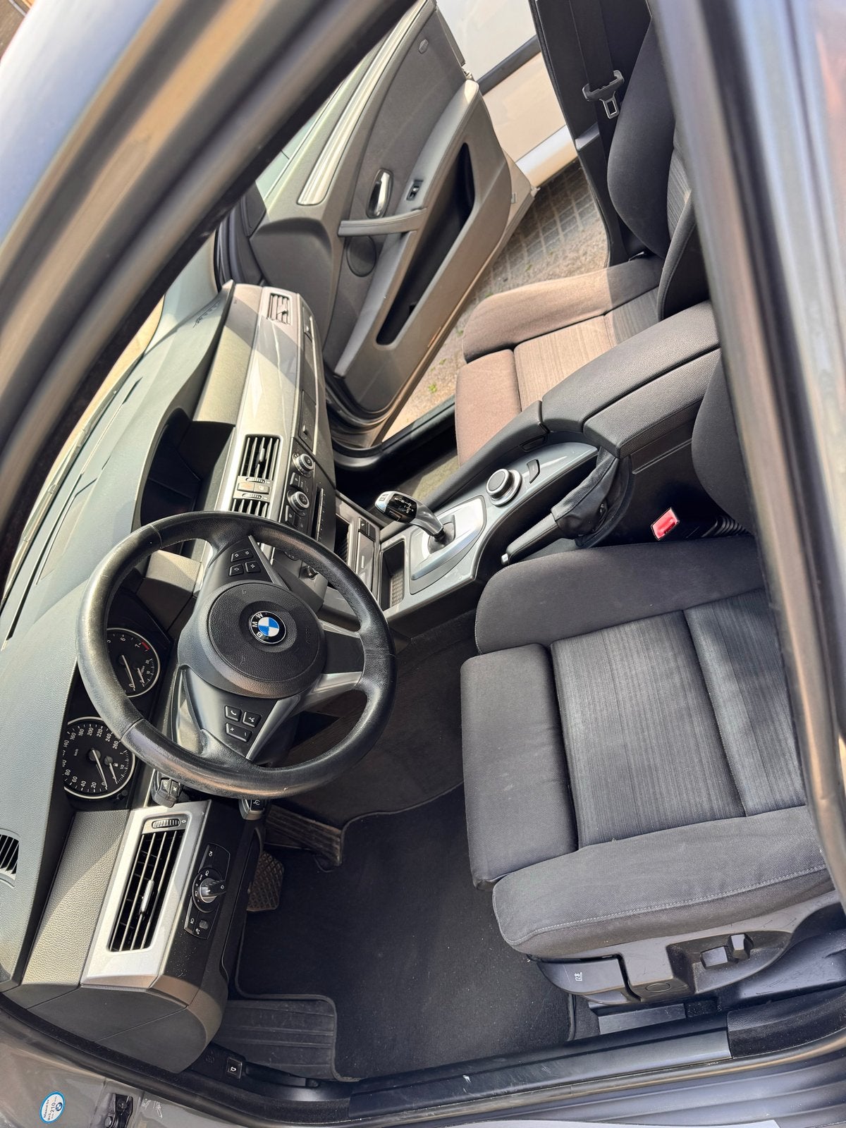 BMW 5-Serie 2008 Grijs ( RIJDT NIET!! BIEDEN TOEGESTAAN), Auto's, BMW, Automaat, Achterwielaandrijving, 1995 cc, 4 cilinders
