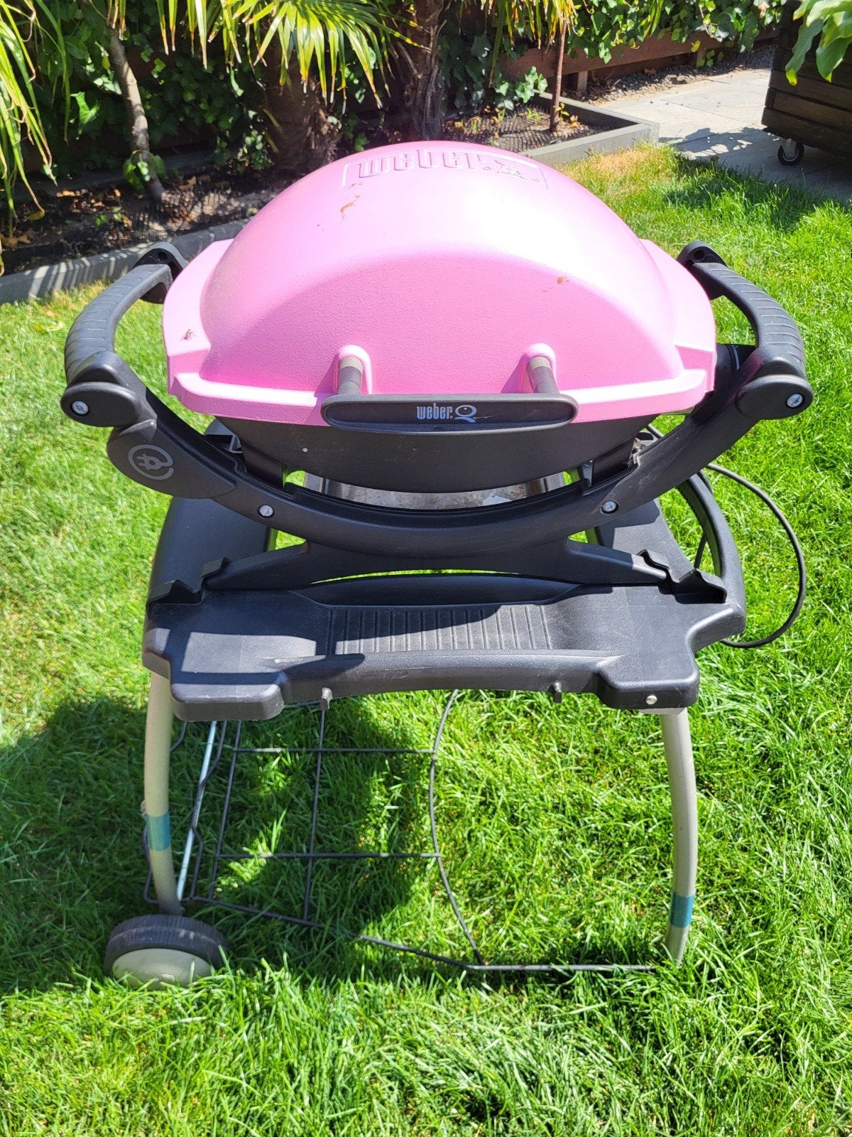 Roze Weber Q1400 elektrische barbecue met standaard, Ophalen, Gebruikt, Weber