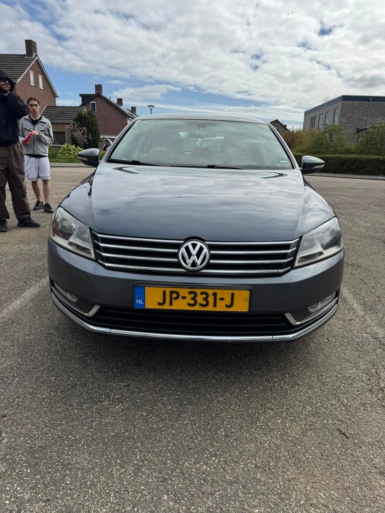 Volkswagen Passat 1.4 TSI 90KW 2012 Grijs, Auto's, Voorwielaandrijving, 4 cilinders, 122 pk, 75 €/maand