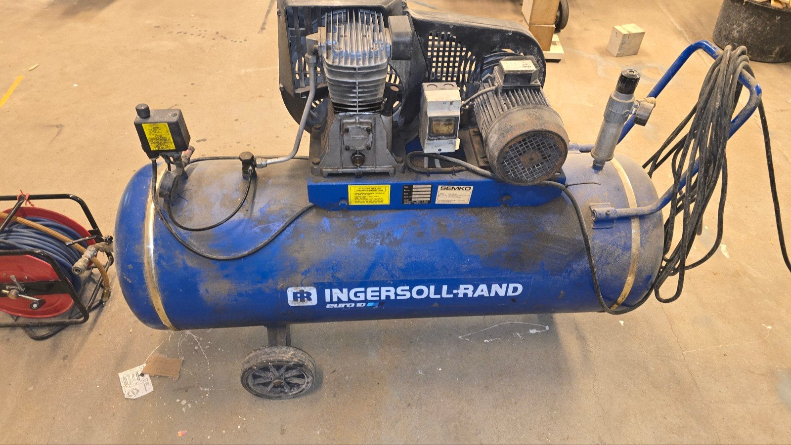 compressor, bouwzaagmachine,  steamcleaner 380 v en rollenba, 100 liter of meer, Ophalen of Verzenden, Gebruikt