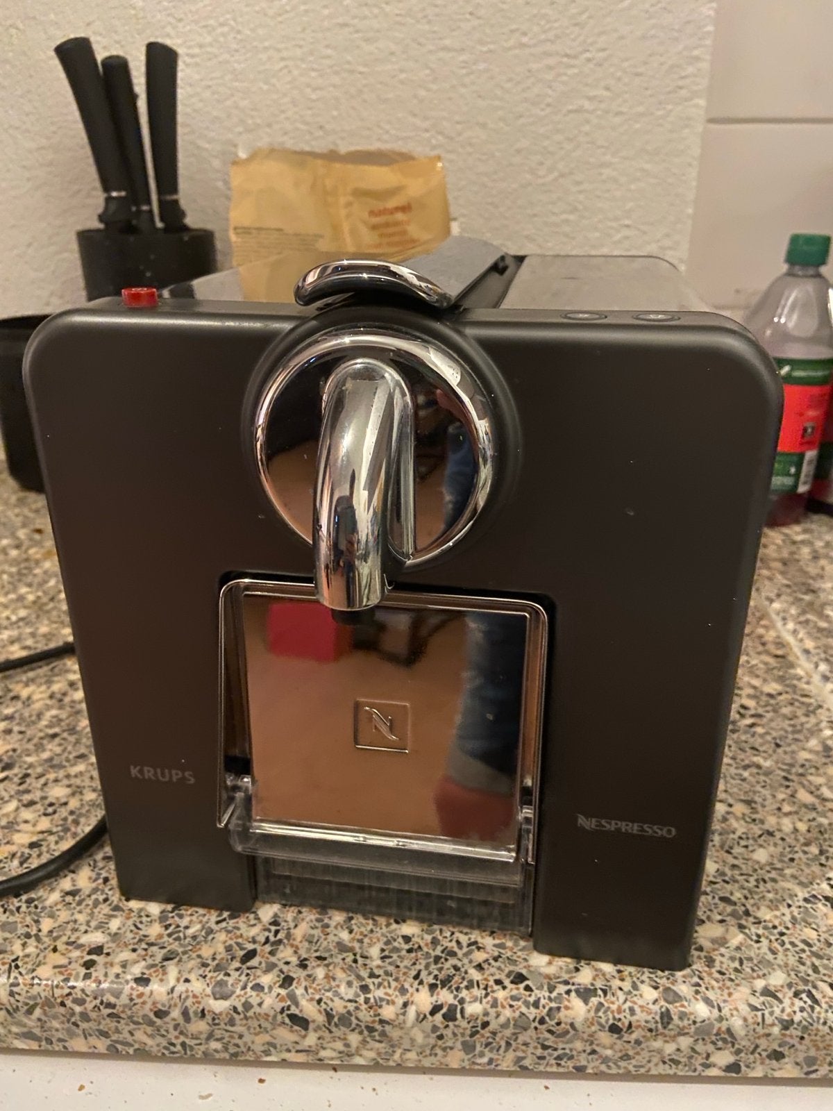 Krups Nespresso Le Cube, Verzenden, Espresso apparaat, Zo goed als nieuw, 2 tot 4 kopjes