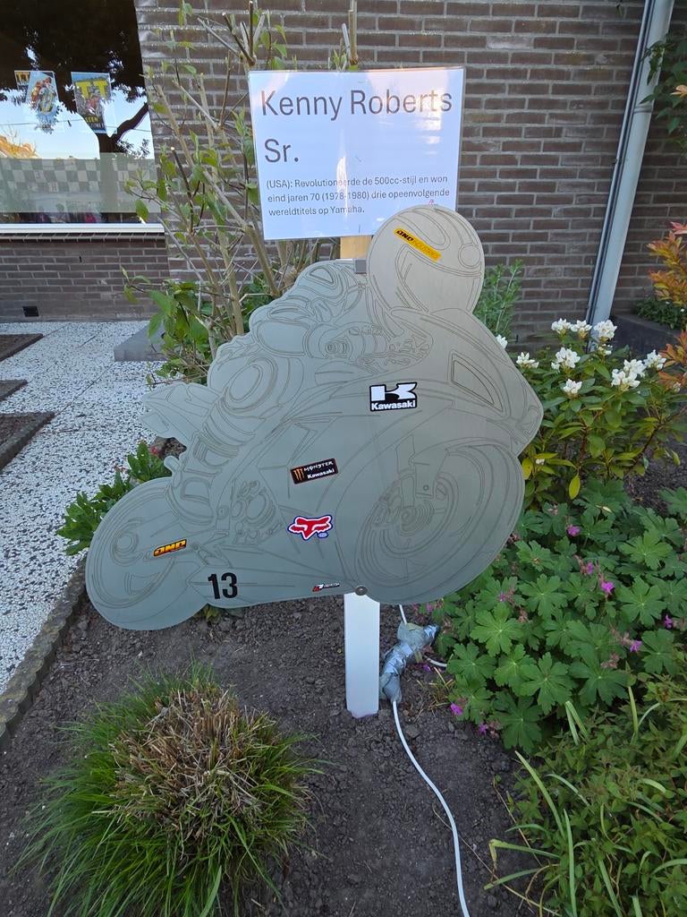 Race thema decoratie: borden, vlaggen, podium, statafels, Ophalen