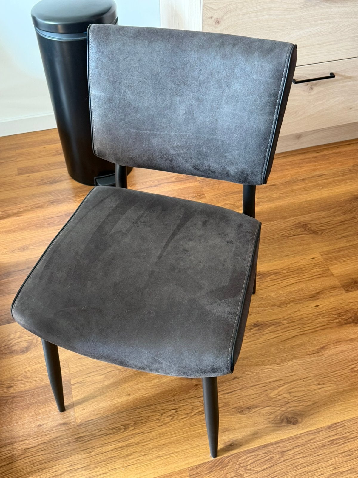 Set van 2 eetkamerstoelen, Ophalen, Zo goed als nieuw, Grijs, Vier