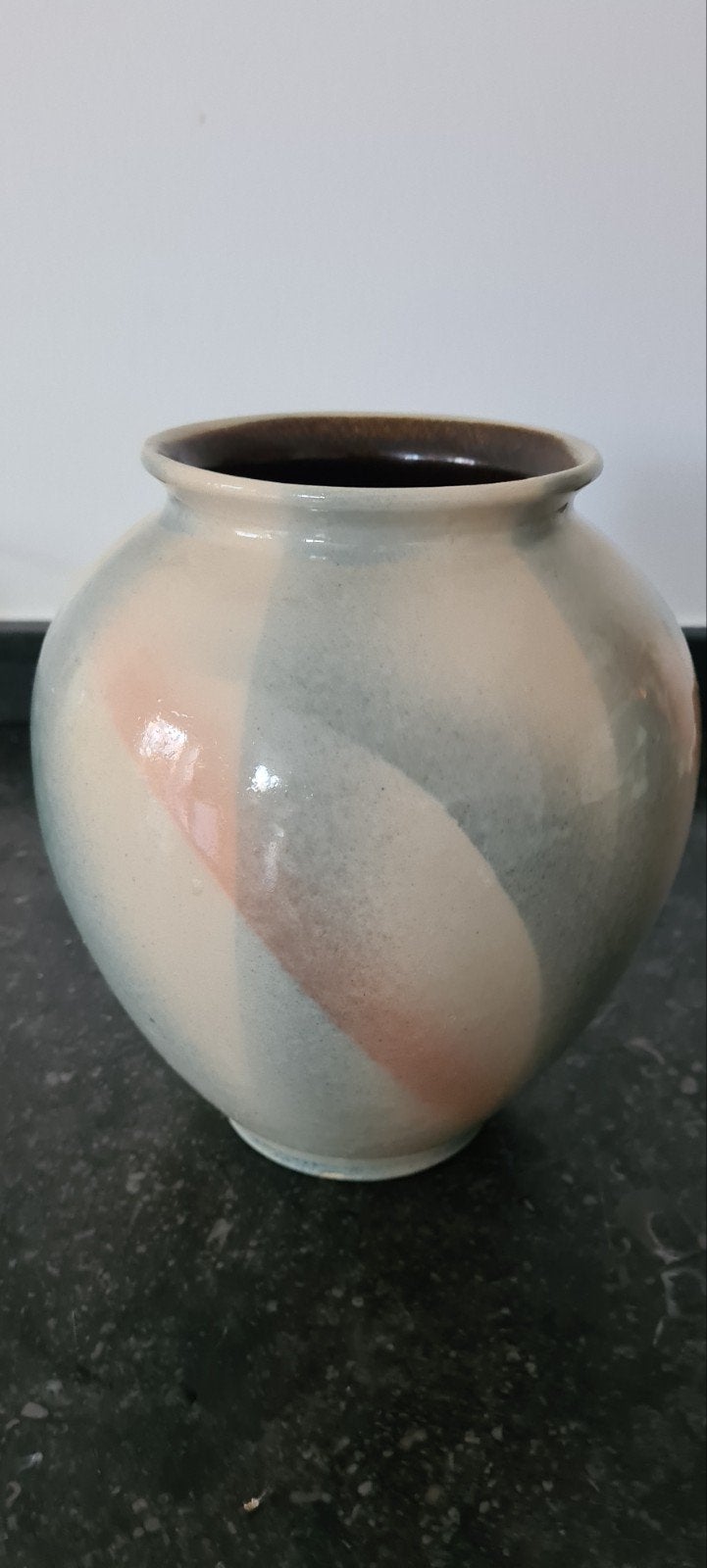 Vintage keramieken vaas West Germany
€ 15,00, Verzamelen, Retro, Ophalen of Verzenden, Huis en Inrichting