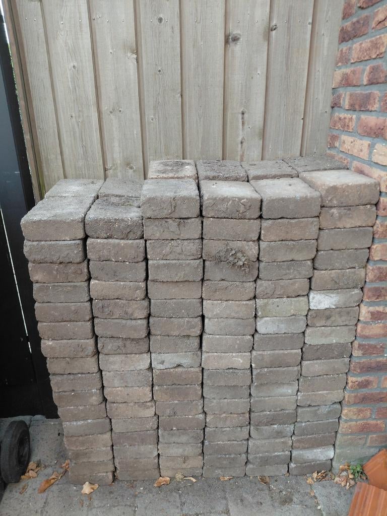 200 stenen gratis af te halen (15x20x6), Tuin en Terras, Ophalen, Gebruikt, Beton, Terrastegels